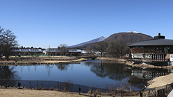 豊かな自然を感じられる「軽井沢・プリンスショッピングプラザ」